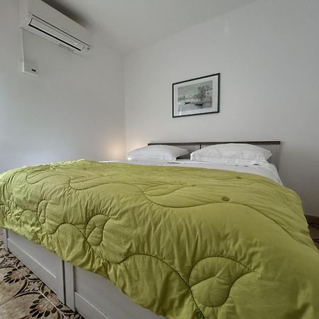 Azure Apartments By The Sea Near City 오미스 외부 사진