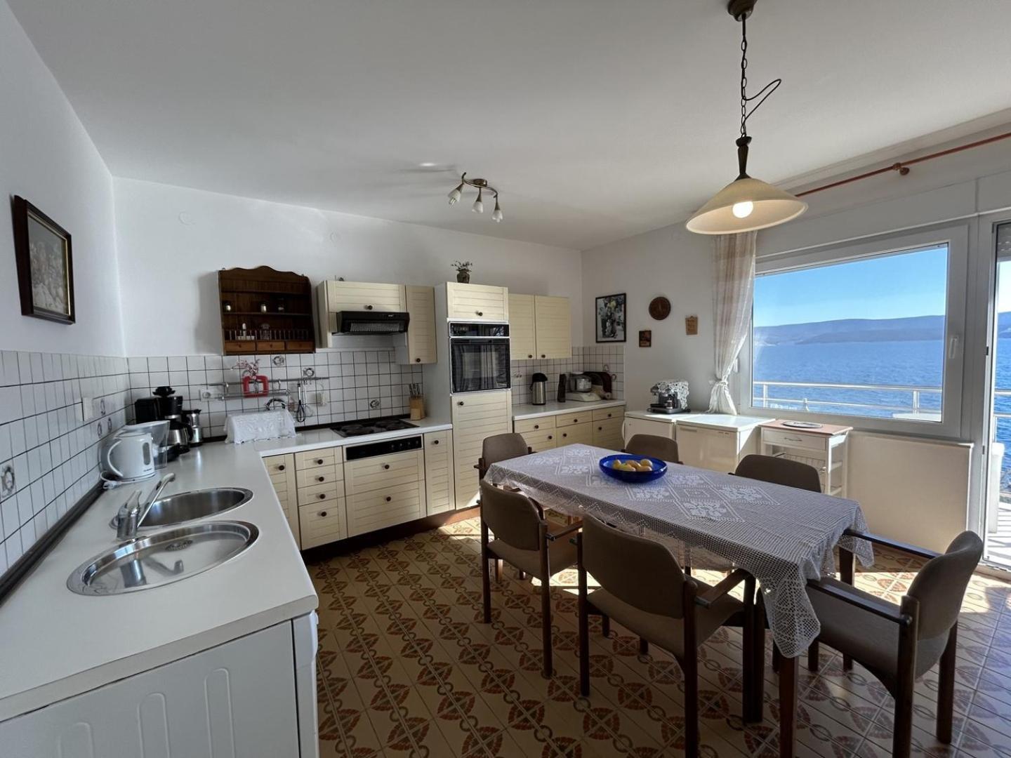 Azure Apartments By The Sea Near City 오미스 외부 사진