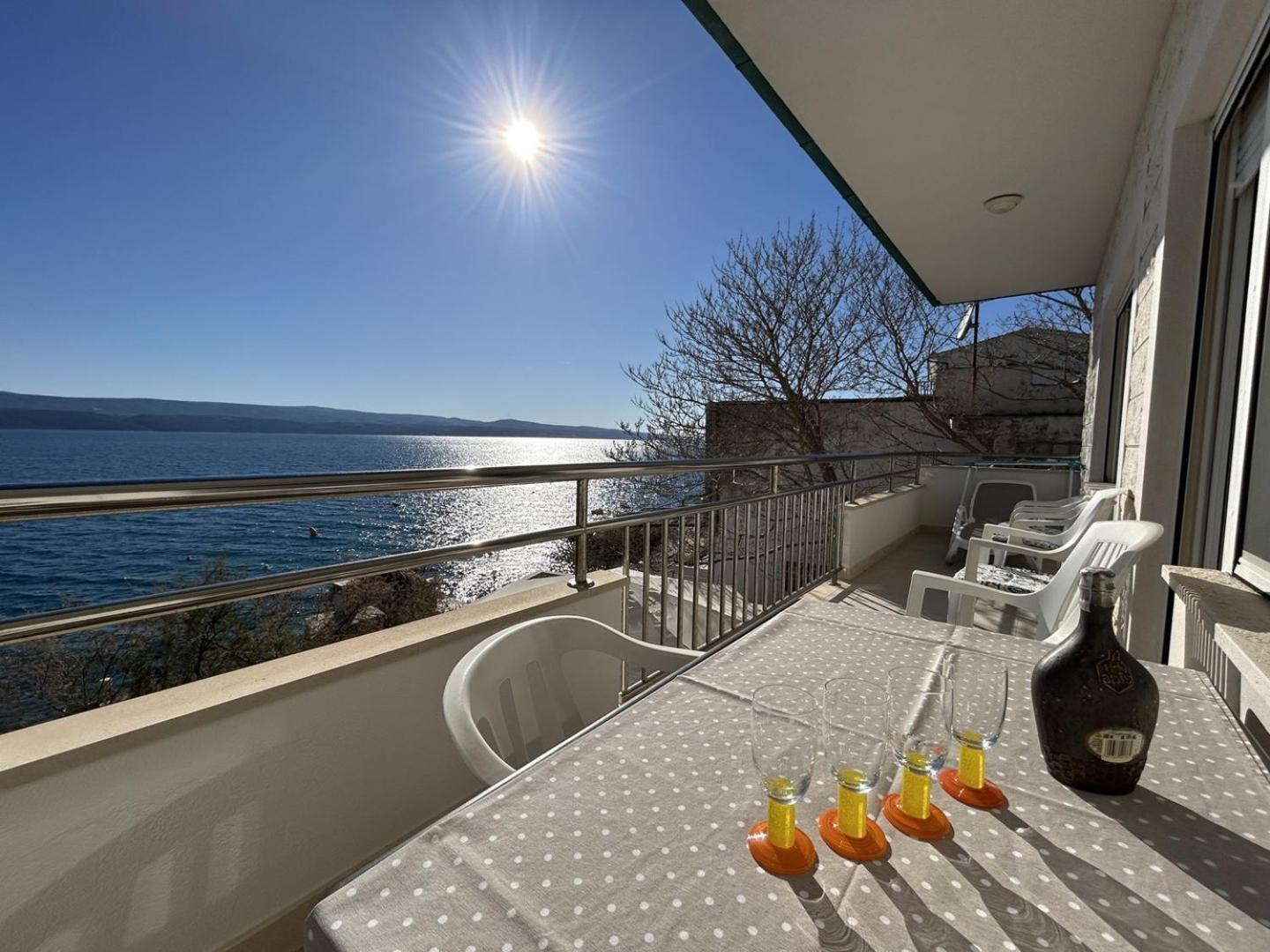 Azure Apartments By The Sea Near City 오미스 외부 사진